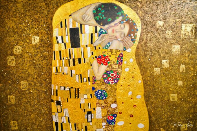 El Beso Reimaginado por Master Apollon | 200 x 200 cm Pintura Original en Venta 2025-03-15 5
