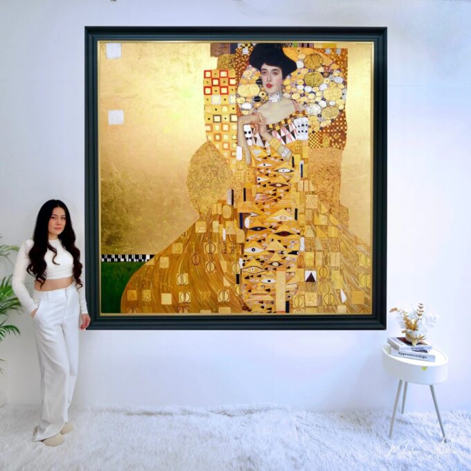 Retrato Reimaginado de Adele Bloch-Bauer por Master Apollon | 200 x 200 cm Pintura Original en Venta 2025-03-15 4